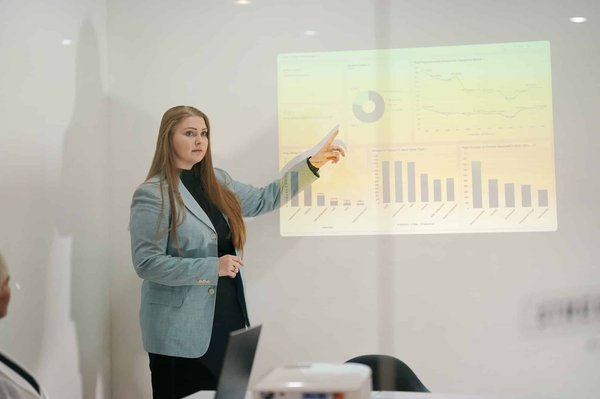 Quelles techniques de communication assertive peuvent renforcer le leadership féminin dans l'entreprise?