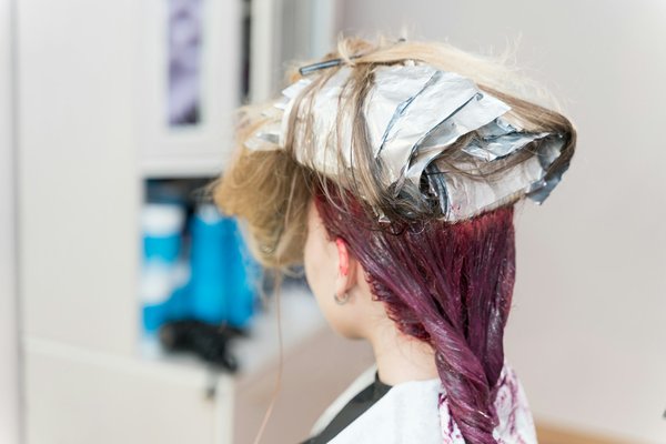 Couleurs de cheveux : comment choisir la bonne teinte pour perfectionner votre coiffure ?